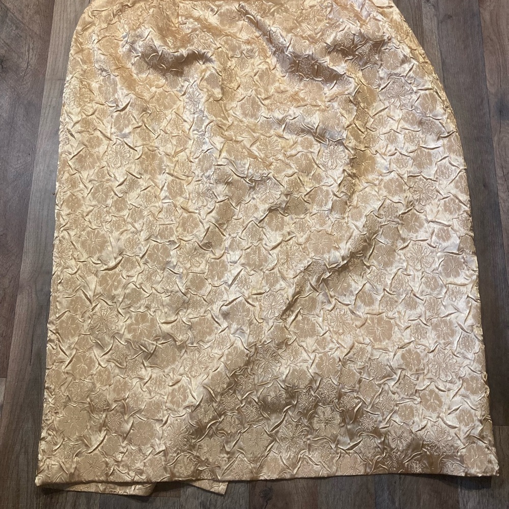 Chic Textured A-Line Skirt in Gold
